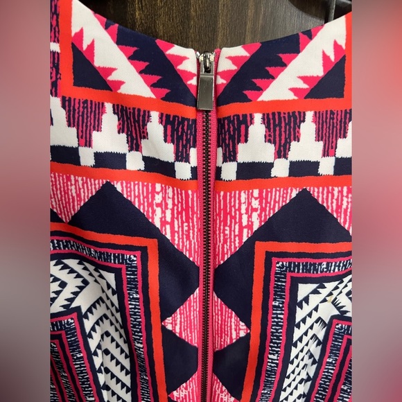 Vince Camuto Geometric Printed Bodycon Dress Sz 4 - Picture 9 of 11